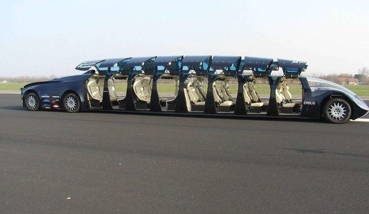 世界上跑得最快的公交车,时速255的迪拜公交车!