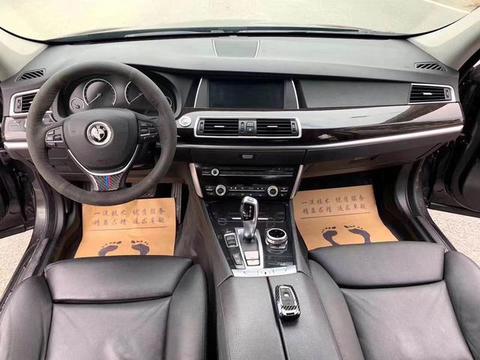 实拍宝马GT550仅14万，充满了溜背式轿跑车韵味，运动气息十足