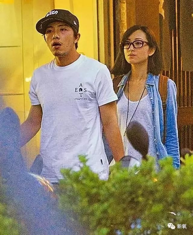 凭一部偶像剧就爆红的女明星,居然19岁就结婚