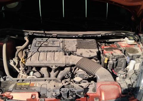 汽车多年未清洗，发动机满是灰尘？教你一招，灰尘自己跑出来