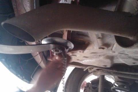 车子后处拴条铁链子，只是好看？修车师傅：5年驾龄老司机才知道