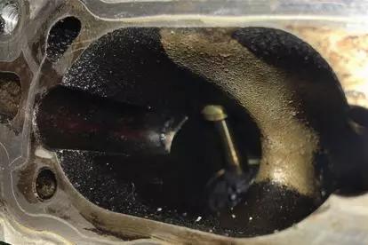 清洗发动机积碳，添加剂和打吊瓶哪种方式更好？