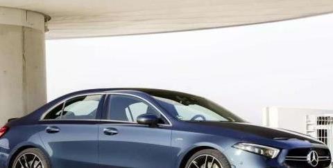 推出2款配置，奔驰A级AMG搭载2.0T涡轮增压发动机