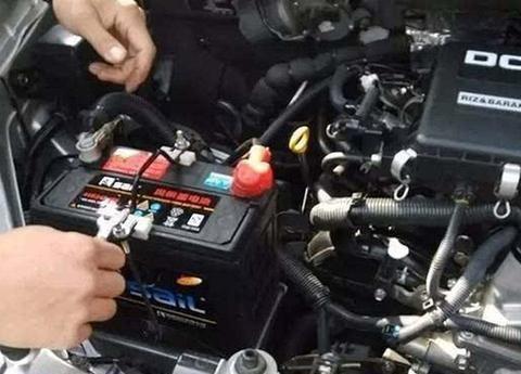 车子长时间停放怎么办，老司机：这4个问题解决了就不怕