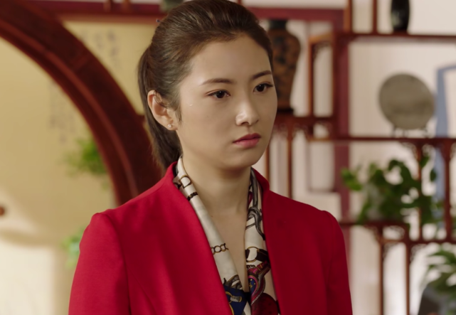 《刘老根3》中的小王秘书真漂亮,长相酷似黄奕,气质优雅很养眼 《刘老根3》中的小王秘书真漂亮,长相酷似黄奕,气质优雅很养眼