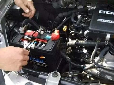 车子长时间停放怎么办，老司机：这4个问题解决了就不怕