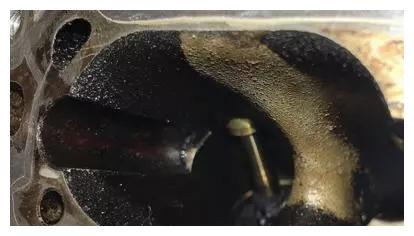 清洗发动机积碳，添加剂和打吊瓶哪种方式更好？