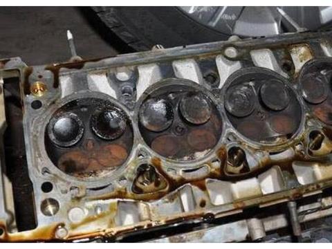 只能跑高速来清理发动机积碳？修车师傅教你两招，很实用