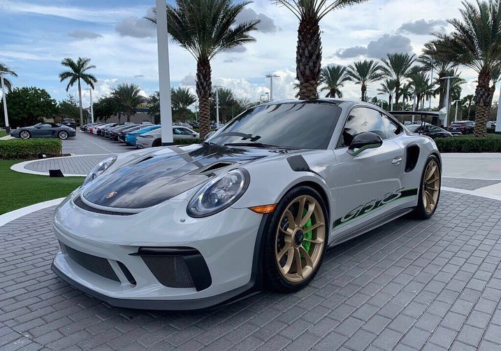 保时捷911 gt3 rs,保时捷911 Carrera S 保时捷911 gt3 rs实车 经典大气的造型