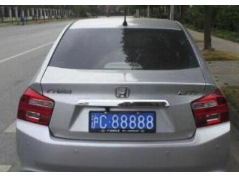 全国最惨的牌照，即使不限行，也不能进入市区内！