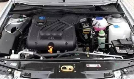 汽车水箱多久加一次水？可以自己加吗？