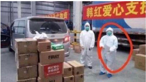 疫情下国内明星出国避难，外国明星却来帮忙赈灾，网友：真讽刺