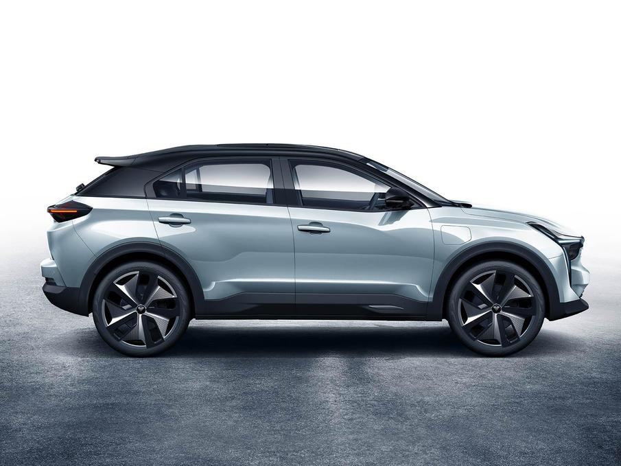 NEDC续航超500km 哪吒U将于3月下旬上市