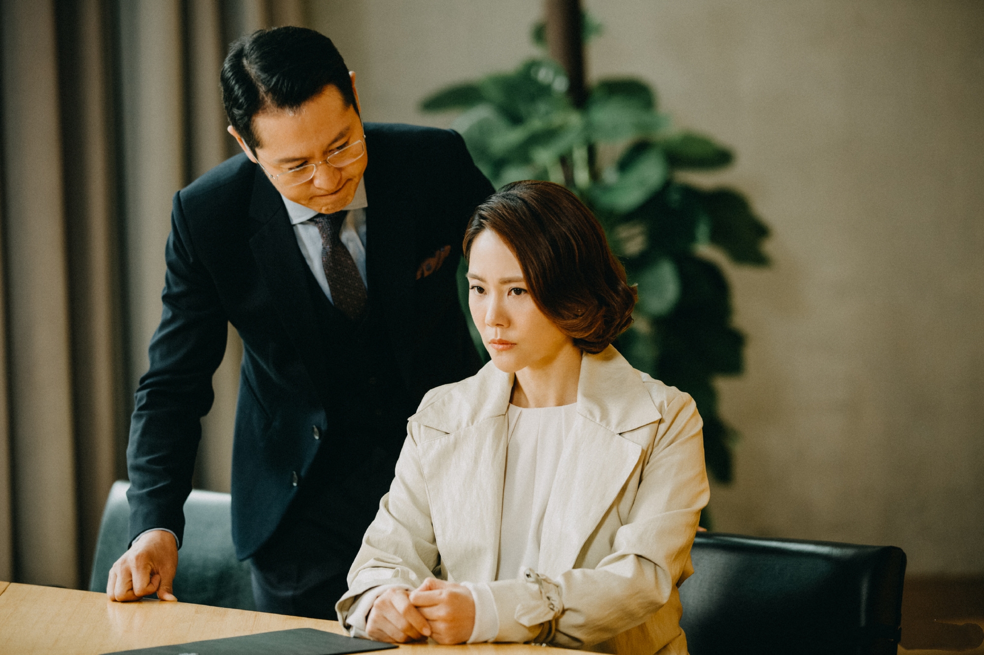 柳红带女儿追星苏有朋,蒙丹比苏有朋还年轻,柳红发福了也好看 柳红带女儿追星苏有朋,蒙丹比苏有朋还年轻,柳红发福了也好看