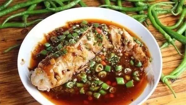 美食推荐：豉椒红沙鱼，蓉和飘香鲫鱼，莲子猪肚汤