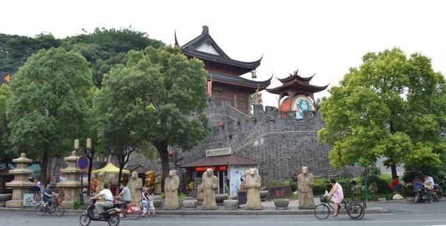史上杭州的皇城根儿,是城市复兴的典范,还是千篇一律的商业街