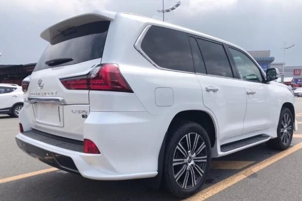 160万元买到凌志LX570,赠送了缩小版同款儿童车