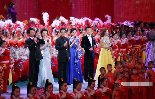 周涛、董卿从不合到组“周董”CP，周迅的话说得在理