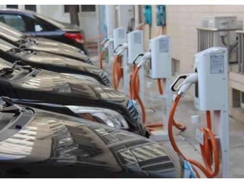 电动车不让骑，还要考驾照，老人怎么接孩子上下学？