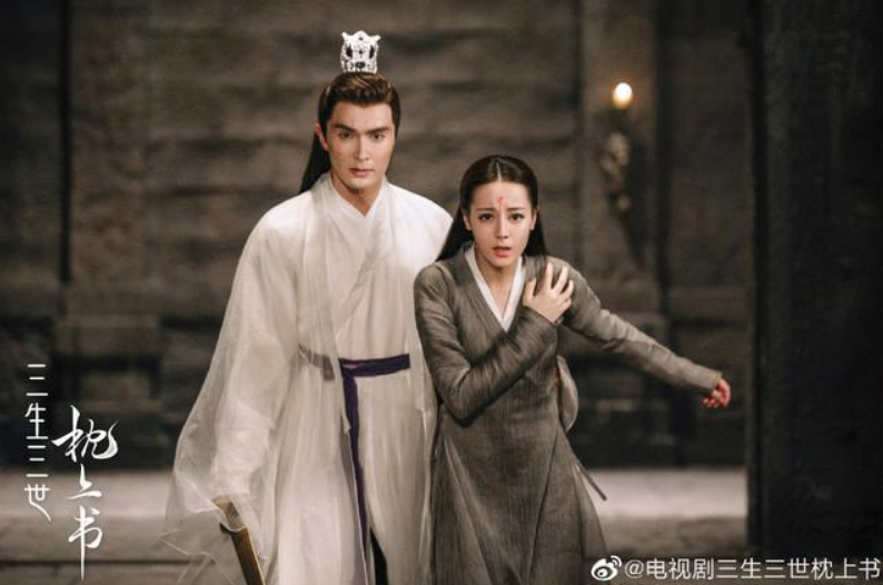 《枕上书》中“白滚滚”的真身究竟是什么?其实凤九姥姥早已暗示 《枕上书》中“白滚滚”的真身究竟是什么?其实凤九姥姥早已暗示