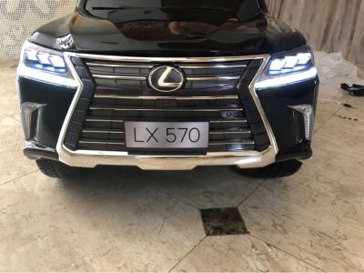 160万买到凌志LX570,赠送了缩小版同款儿童车,宣传海报是亮点