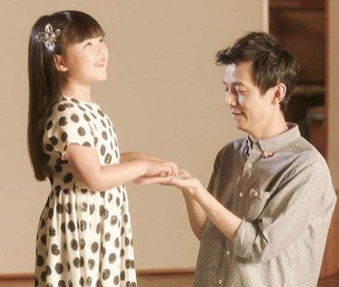 拼“干爹”从小开始,看到这些萌娃的干爹,网友:仿佛输在起跑线