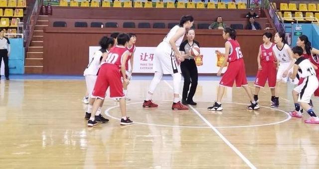 12岁2米21！中国篮球又出一天才，远超郑海霞，未来比姚明高？