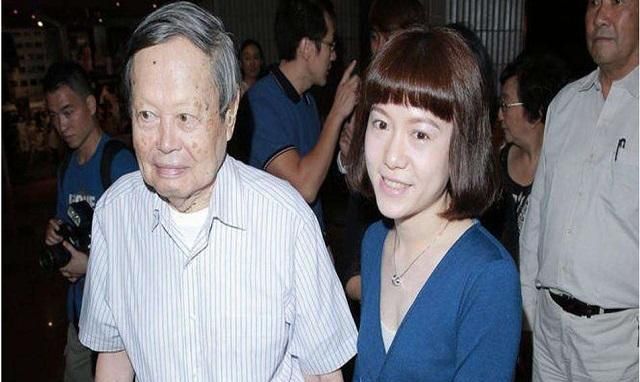 82岁杨振宁娶28岁翁帆，为何15年不生孩子
