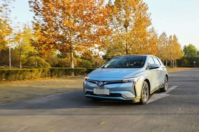 以后见不到燃油车？“禁售”燃油车时间已定，国六车主：刚买就禁