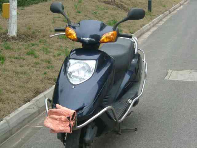 摩托车和电动车哪个更划算？仔细算完后，原来差距这么大