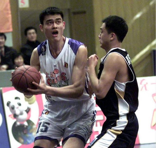 12岁2米21！中国篮球又出一天才，远超郑海霞，未来比姚明高？