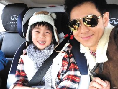 拼“干爹”从小开始,看到这些萌娃的干爹,网友:仿佛输在起跑线