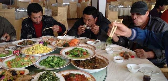饭后不能吃水果,也不能直接躺下?实际上,真没有那么多讲究