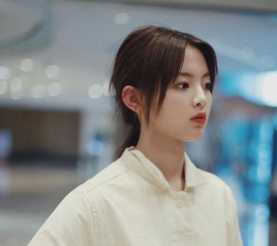杨超越新剧造型曝光,有女侠范