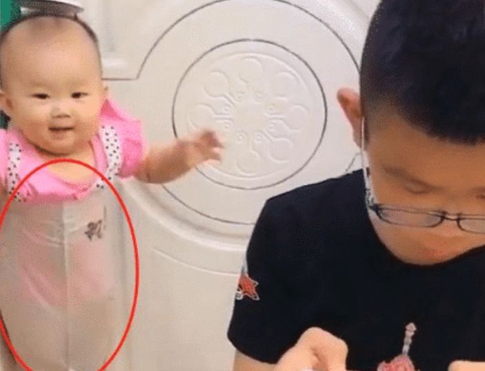 “坏舅舅”带娃火了!为玩游戏将外甥女“封印”
