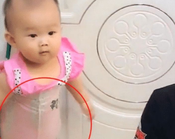 “坏舅舅”带娃火了!为玩游戏将外甥女“封印”