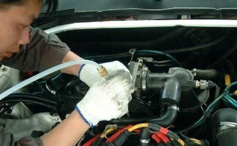 雨季时汽车该怎样保养？这些一定得注意了！