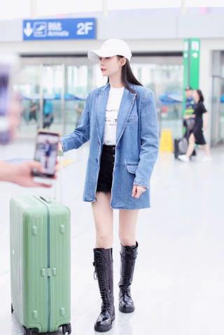 沈梦辰综艺新穿搭美得像公主，方领大显雪白肤色，性感锁骨太撩人