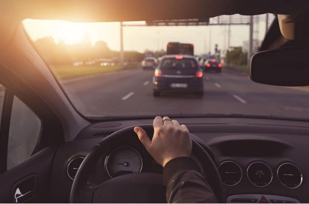 仪表盘上这11个“灯亮了” 快靠边停车,别犹豫!不然出大事!