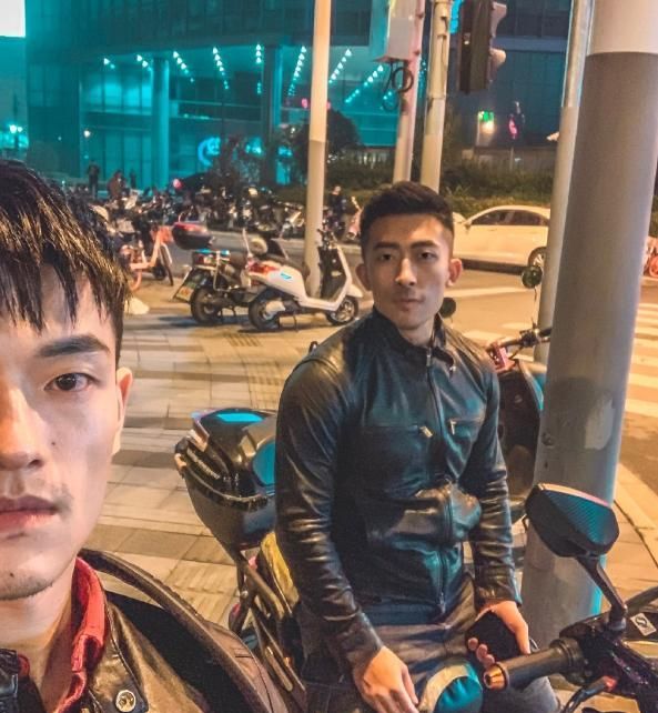 杨浦队长instagram,instagram里的帅哥 网红健身教练沙岗队长和杨浦队长到底是什么关系