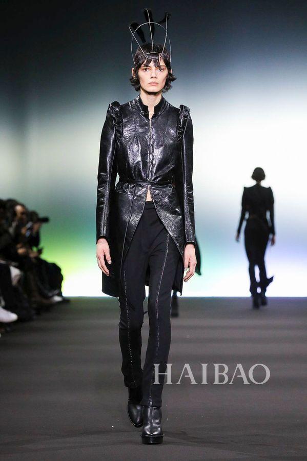 安·迪穆拉米斯特 (Ann Demeulemeester)2020秋冬巴黎时装周:追溯哥特本源