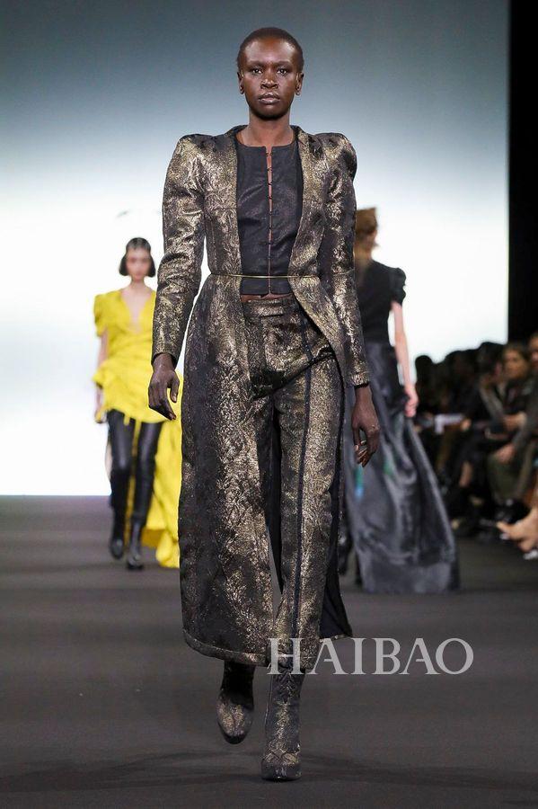 安·迪穆拉米斯特 (Ann Demeulemeester)2020秋冬巴黎时装周:追溯哥特本源