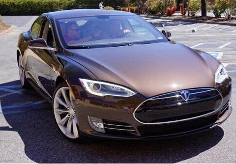 特斯拉拆开后才明白：松下的7千多节“5号电池”才是核心技术