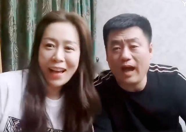 赵本山再捧35岁美女徒媳,换身衣服气质全变,啥时轮到宋晓峰媳妇
