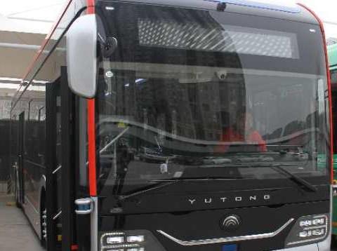 惊艳！郑州公交B1线新增15台酷炫“黑金刚”，太有科技感了