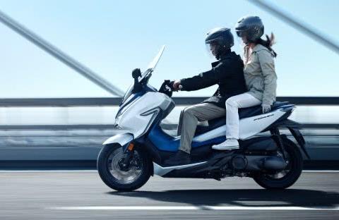 电动车方便快捷，省钱又环保，为何在日本都骑摩托车呢？