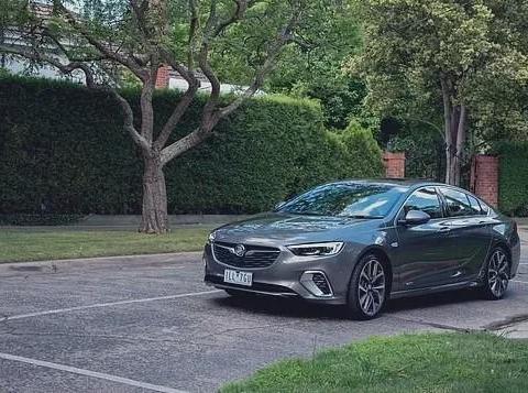 澳洲霍顿车破产清仓甩卖，直降2万刀，跟不要钱似的，澳洲人疯抢