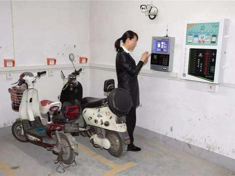 电动车是每天充电好，还是用完再充好？网友看完：马上改正