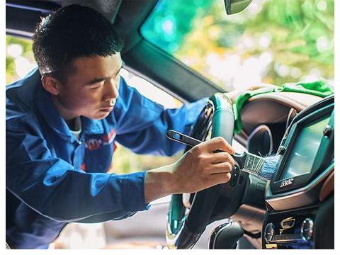 为啥新车首保后，很多人都不再去4S店保养？网友：太坑了