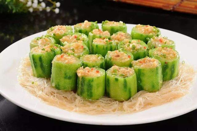 美食推荐:香菇虾米肉饼,粉条炒鸡蛋,清蒸蒜蓉丝瓜